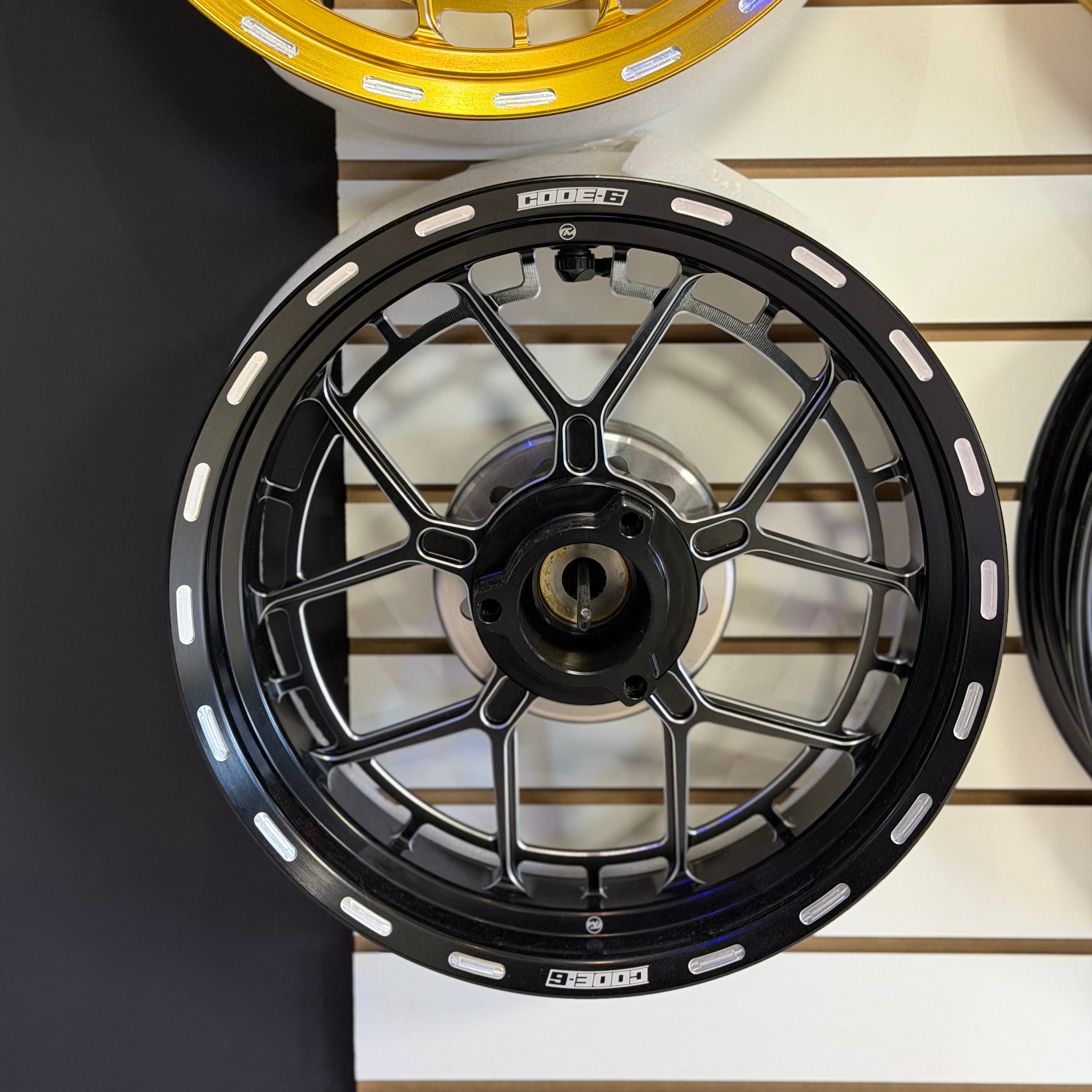 Aros CODE 6 13" Negro